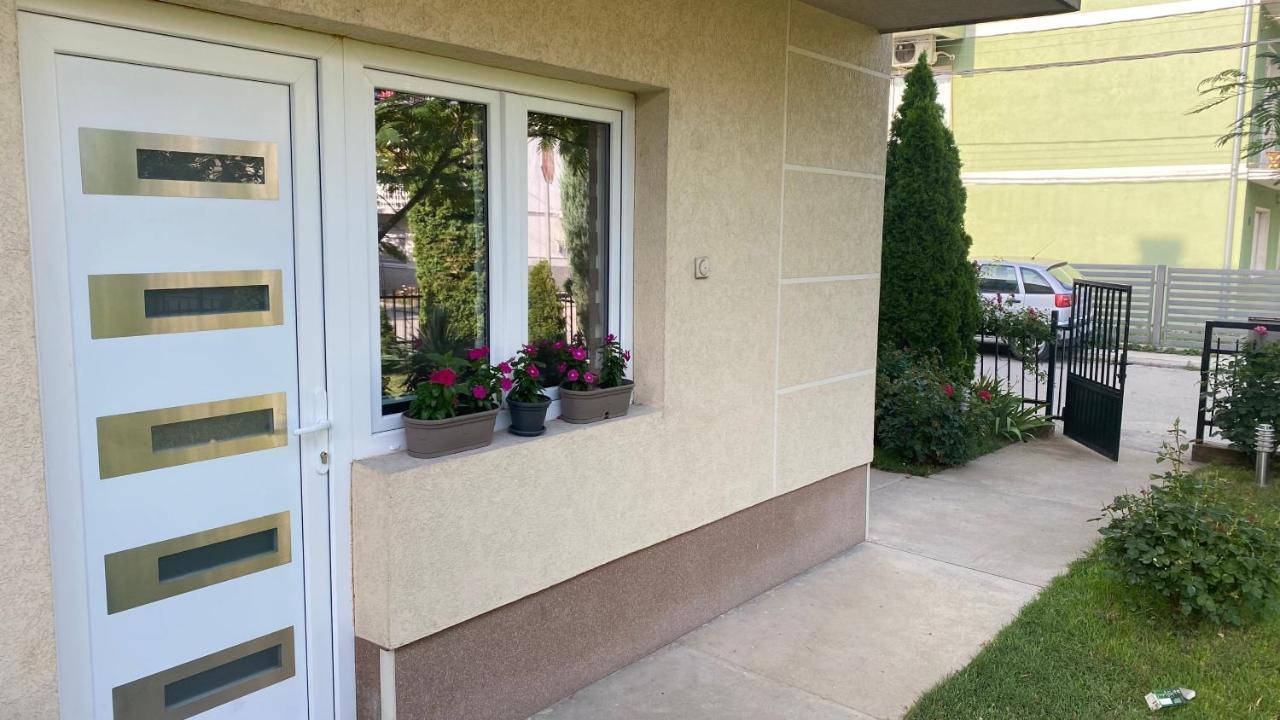 Arni Apartments Donja Vrezina Eksteriør billede